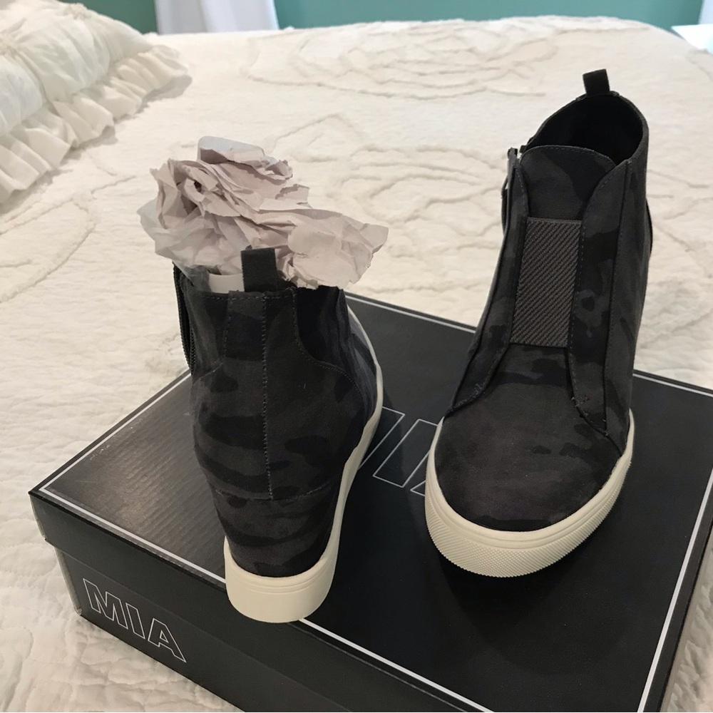 MIA Women's Black Camouflage Ankle Boots 3” heel